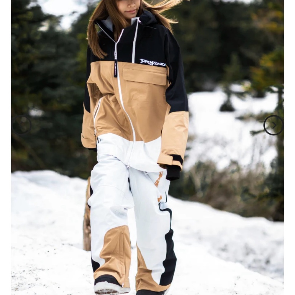 Stylish Black and Tan Women's Snow Jacket & Pants